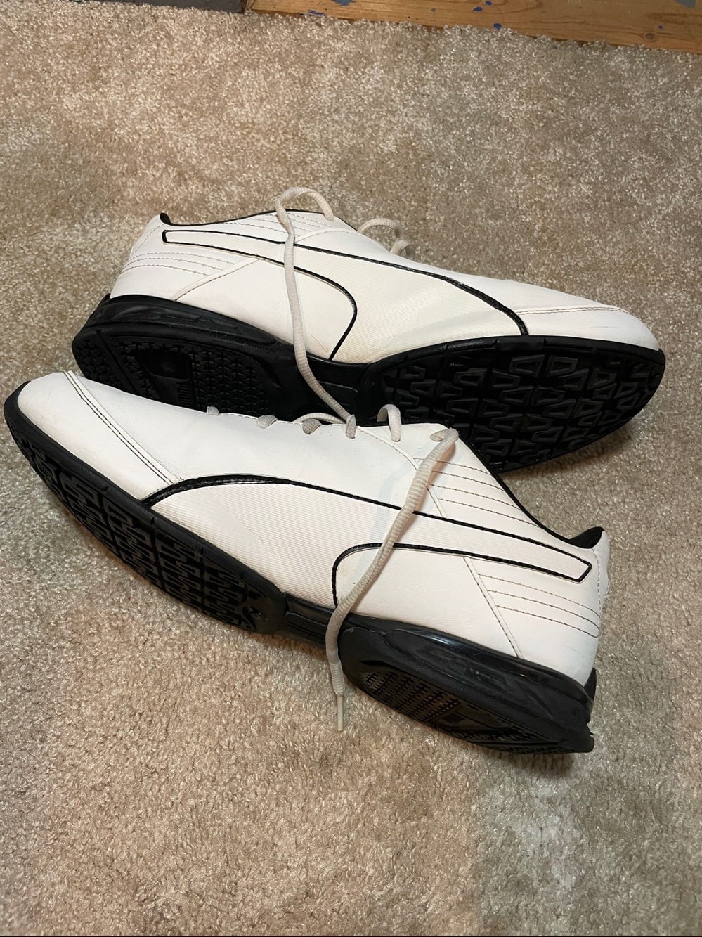 Puma Men’s White and Black Low-Top Sneakers - Picture 2 of 5